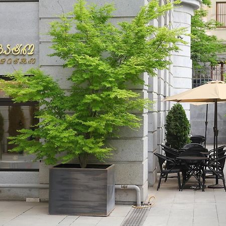 Parilament On Rustaveli 4 Rooms Tbiliszi Kültér fotó