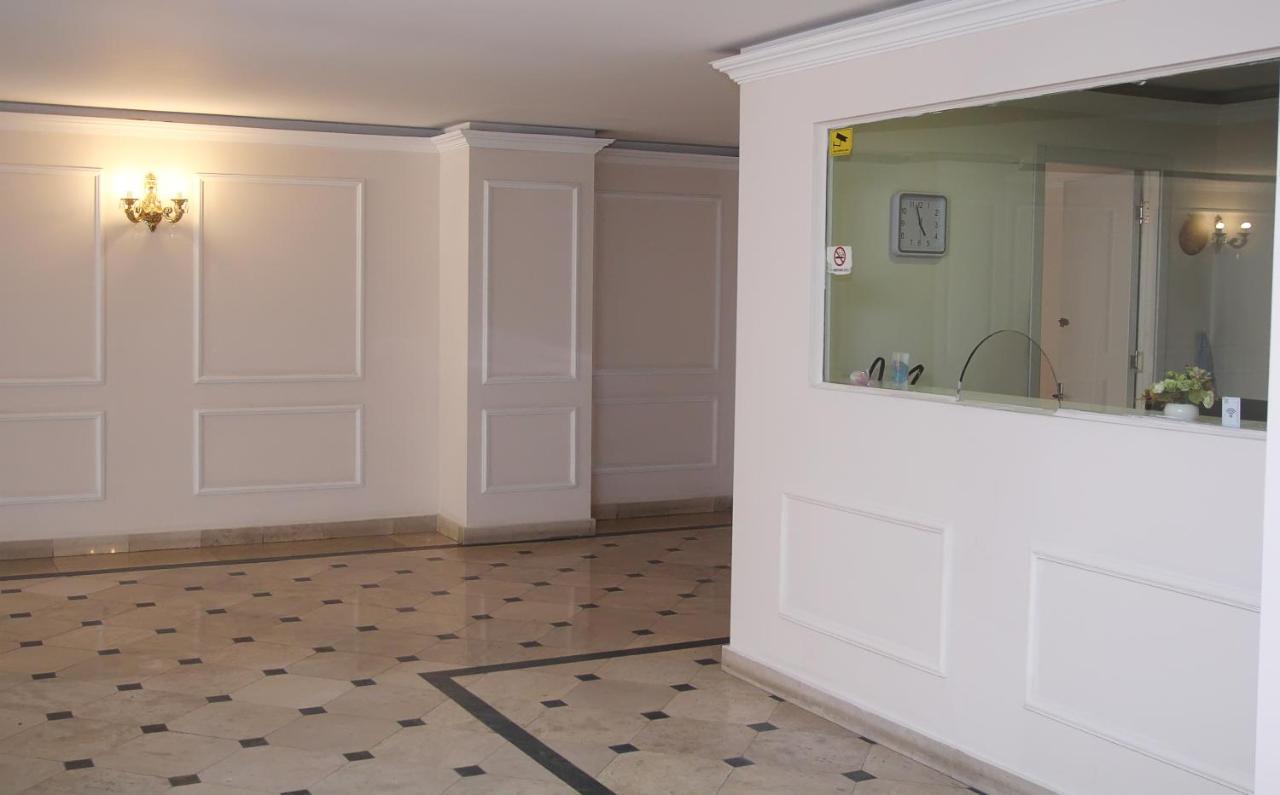 Parilament On Rustaveli 4 Rooms Tbiliszi Kültér fotó