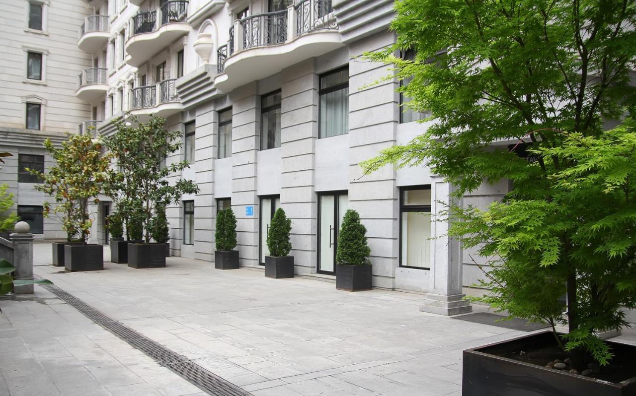 Parilament On Rustaveli 4 Rooms Tbiliszi Kültér fotó