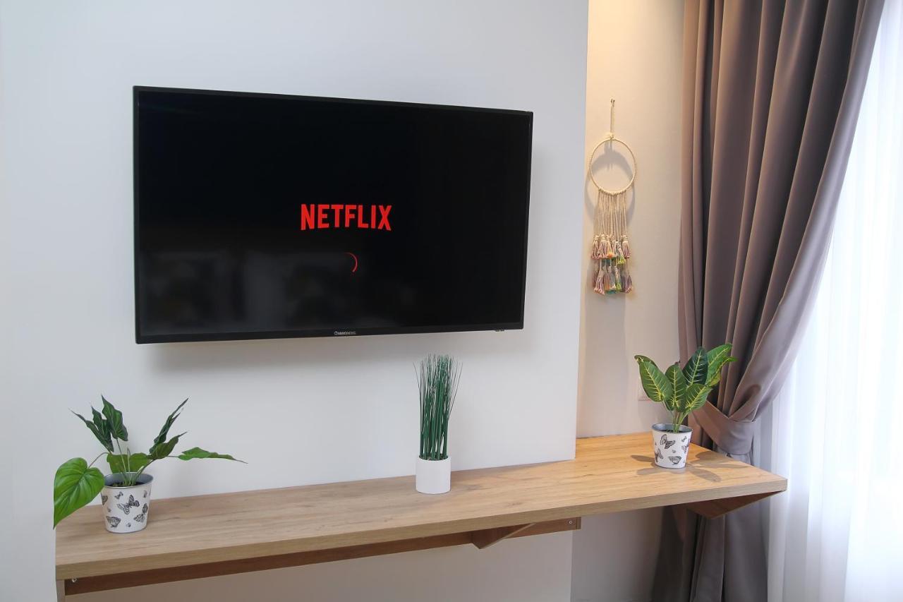 Parilament On Rustaveli 4 Rooms Tbiliszi Kültér fotó