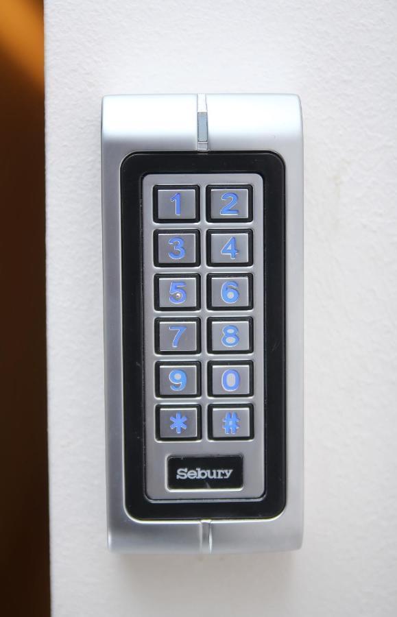 Parilament On Rustaveli 4 Rooms Tbiliszi Kültér fotó