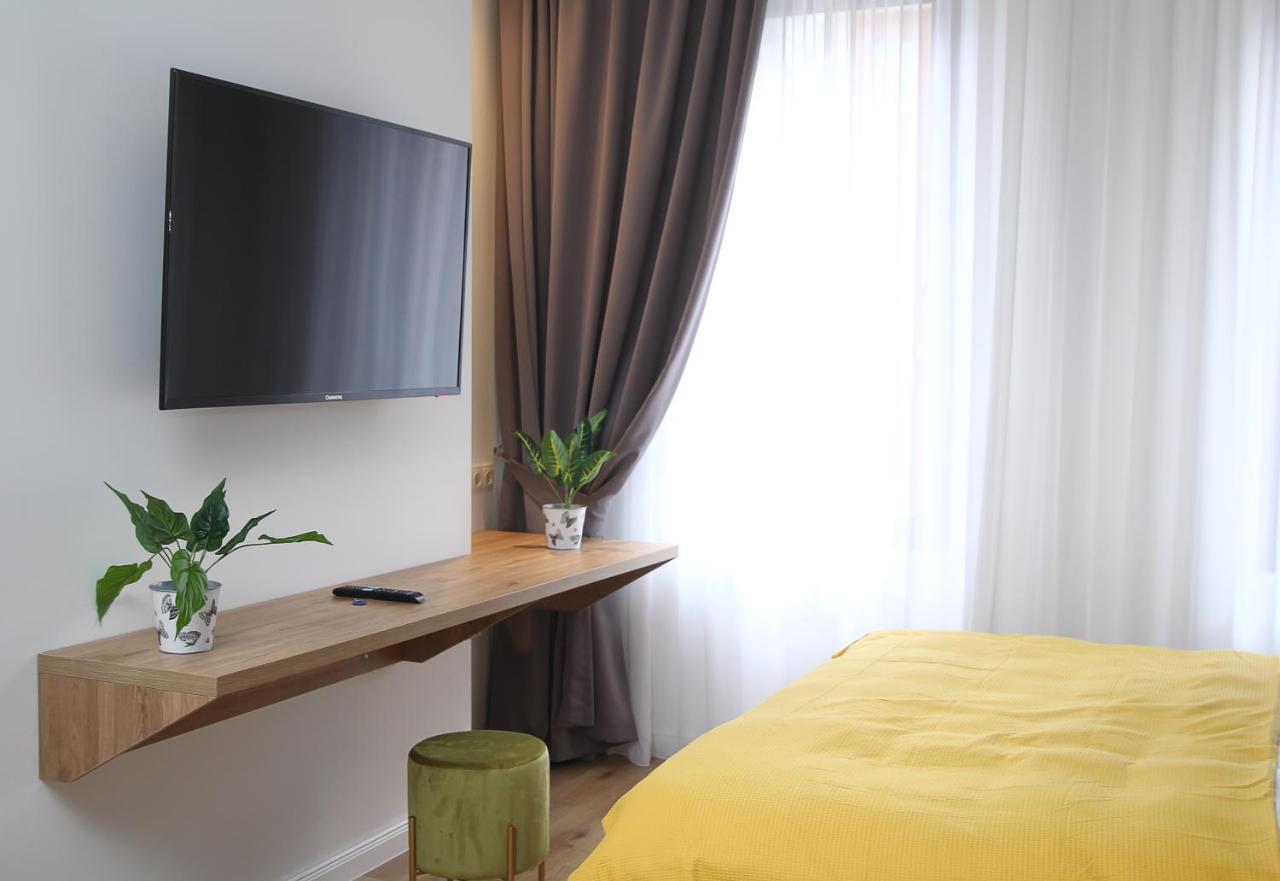Parilament On Rustaveli 4 Rooms Tbiliszi Kültér fotó